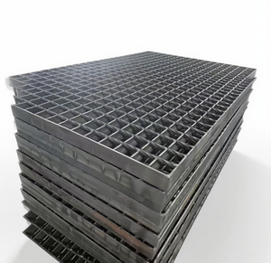 Couvercle de drain &agrave; grille en acier robuste sur mesure de diff&eacute;rentes tailles - Id&eacute;al pour les industries et les municipalit&eacute;s